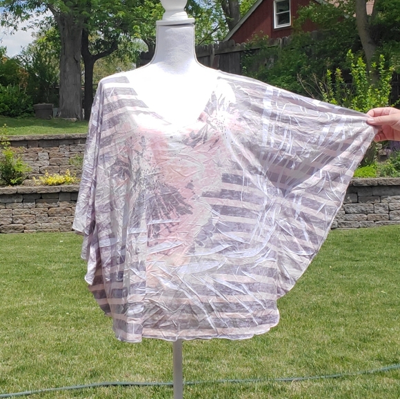 🌟 3 for $15 Deal! 🌟INC pink white rhinestones batwings top 3X - Picture 3 of 6